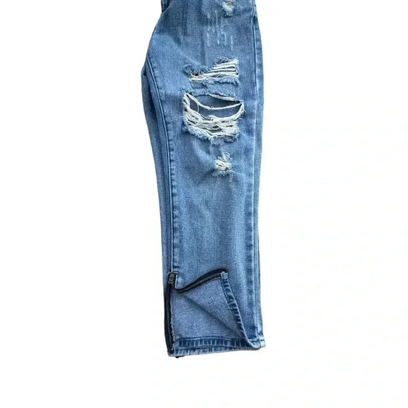 Kendall & Kylie Light Blue Distressed Boyfriend Jeans denim, 3 quarter length - Picture 5 of 9